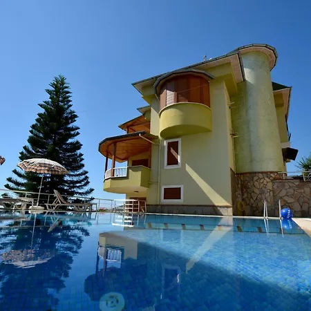 Lux Bektas 3 * ألانيا