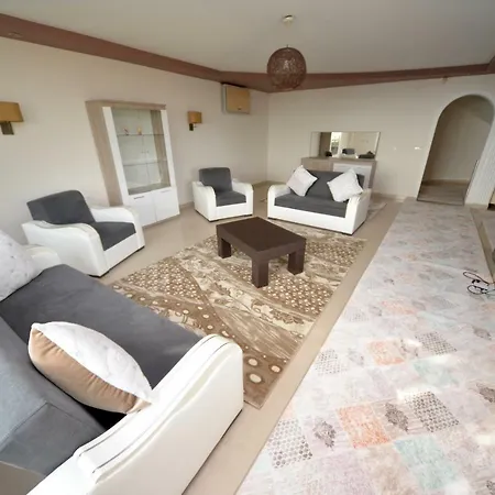 Lux Bektas 3 * ألانيا