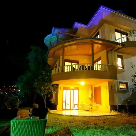 فيلة Lux Bektas 3 *